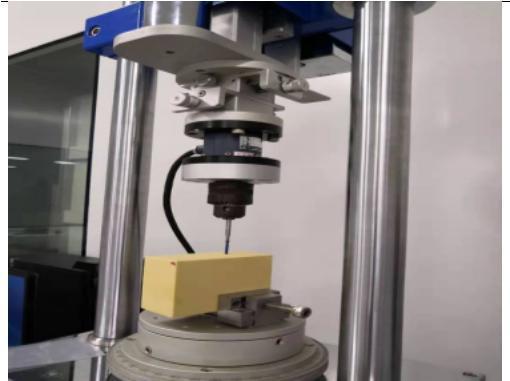 接骨釘?shù)妮S向撥出和扭轉(zhuǎn)旋入與生物旋出力學測試機